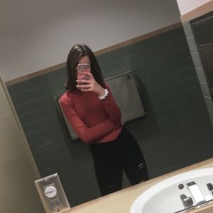 Meet your Posher, Ella